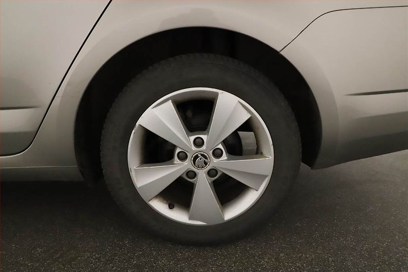 Škoda Octavia (2014) 1.6 TDI, Automat, Tempomat - fotka 12 z 15