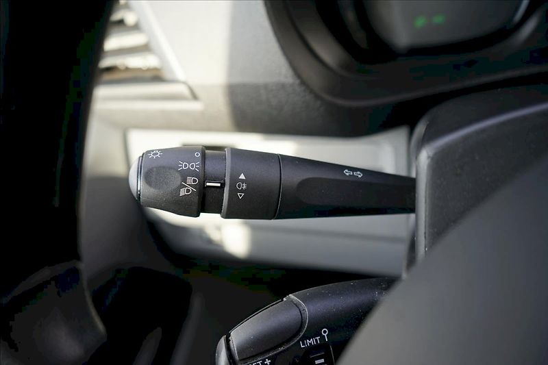 Citroën Jumpy (2020) BlueHDi 75 kW L2H1 Plus - tažn - fotka 16 z 20