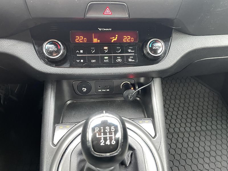 Kia Sportage (2013) 1,7 CRDi 4x2 Active  - fotka 16 z 21