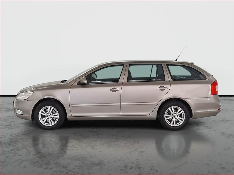 Škoda Octavia (2011) Ambition 1.6 TDI, Serv.kniha - fotka 3 z 18
