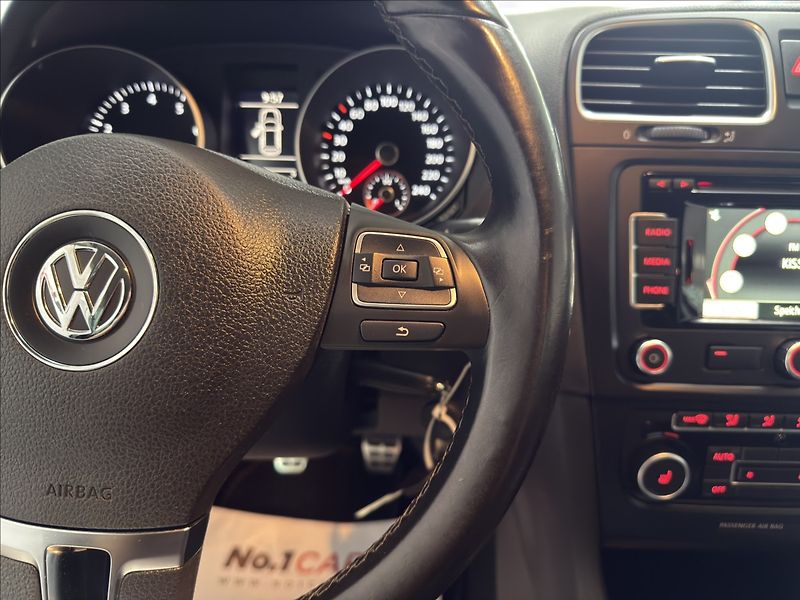 Volkswagen Golf 1,4   TSI STYLE BI-XEN NAVI - fotka 13 z 34