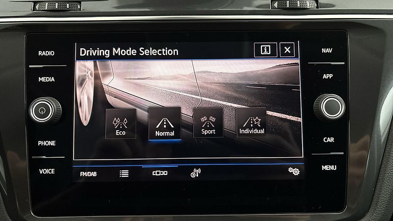 Volkswagen Tiguan Allspace 2.0 TDI DSG 4Motion Elegance - fotka 29 z 30