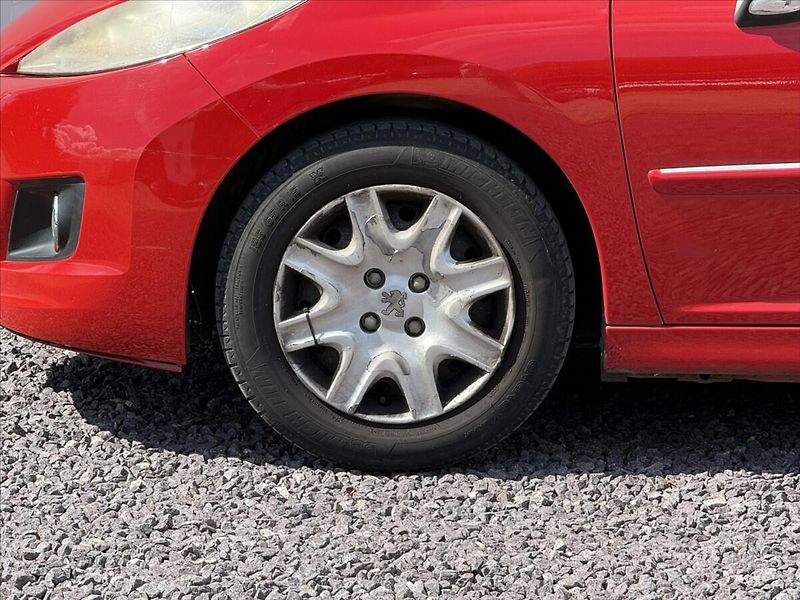 Peugeot 207 1,4 55kW Active - fotka 15 z 15