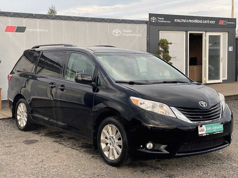 Toyota Sienna 3.5i V6, automat, 4x4, STK - fotka 1 z 28