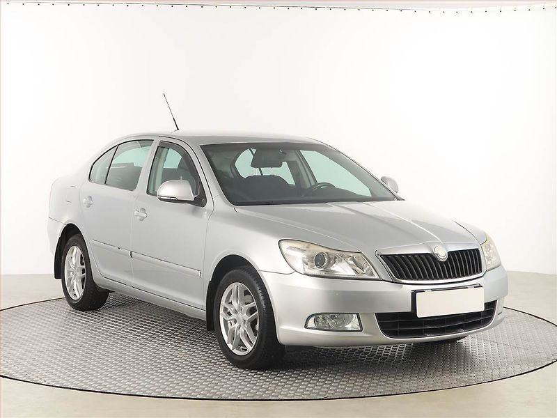Škoda Octavia (2009) 1.6, Tempomat, Park. senzory - fotografie inzerátu