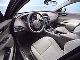 Jaguar XE.