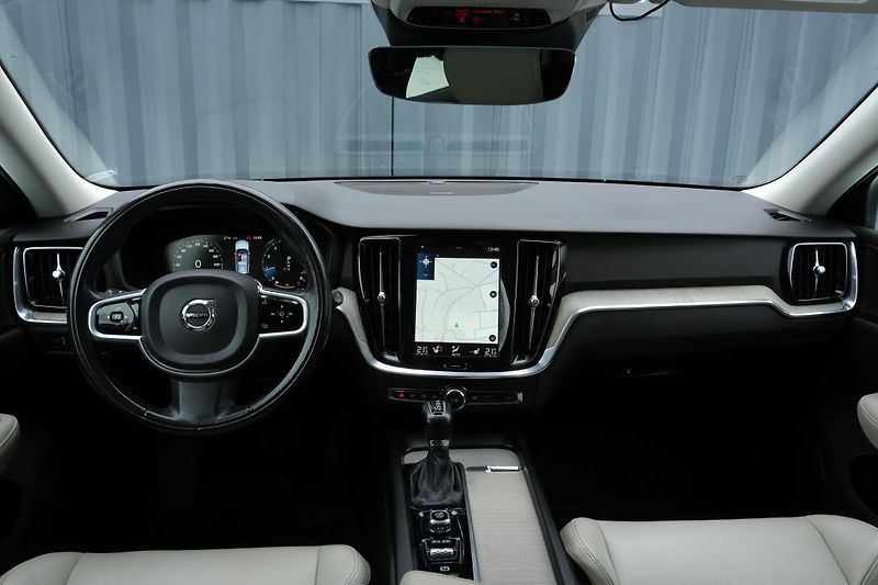 Volvo V60 T6 AWD, Polestar, H/K, Tažné - fotka 16 z 36