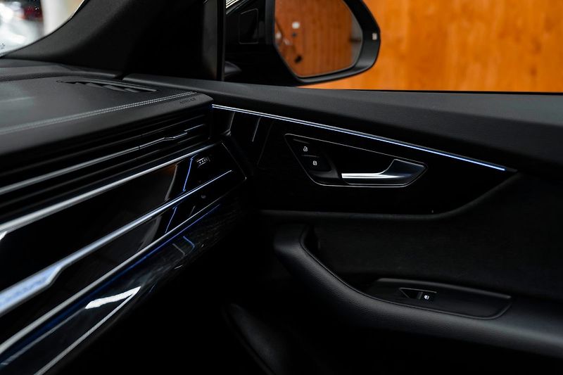Audi Q8 - fotka 15 z 22