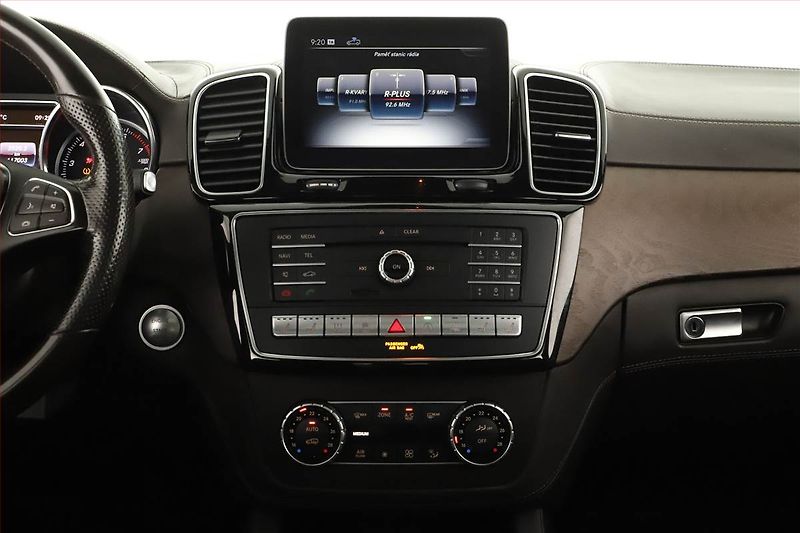 Mercedes-Benz GLS (2019) 500 4MATIC - fotka 18 z 20
