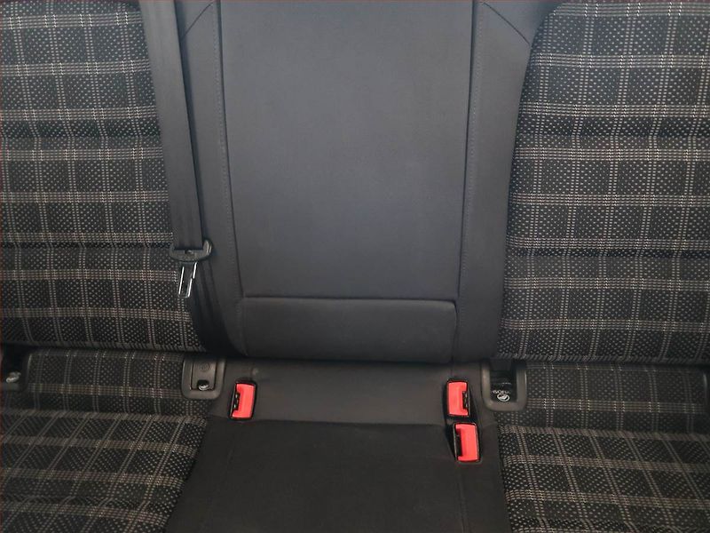 Audi A4 (2010) 2.0 TDI, Automat, Xenony - fotka 10 z 15