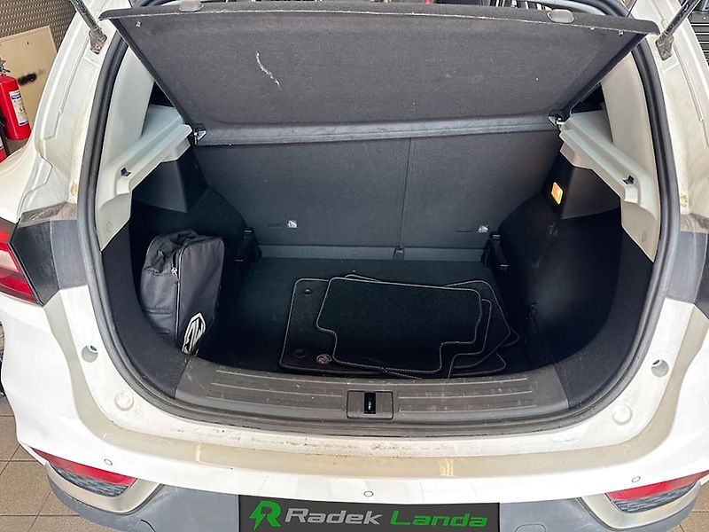 MG ZS (2021) 44,5 kWh, FWD (143 koní) - fotka 10 z 13