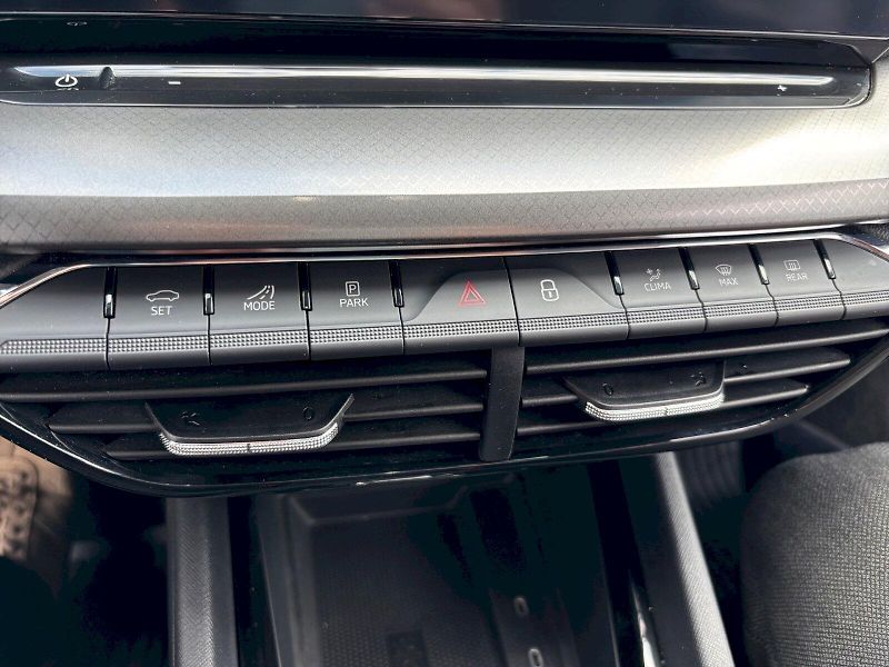 Škoda Octavia (2024) COM M-HEV AMB TS 110/1.5 A7F - fotka 25 z 29