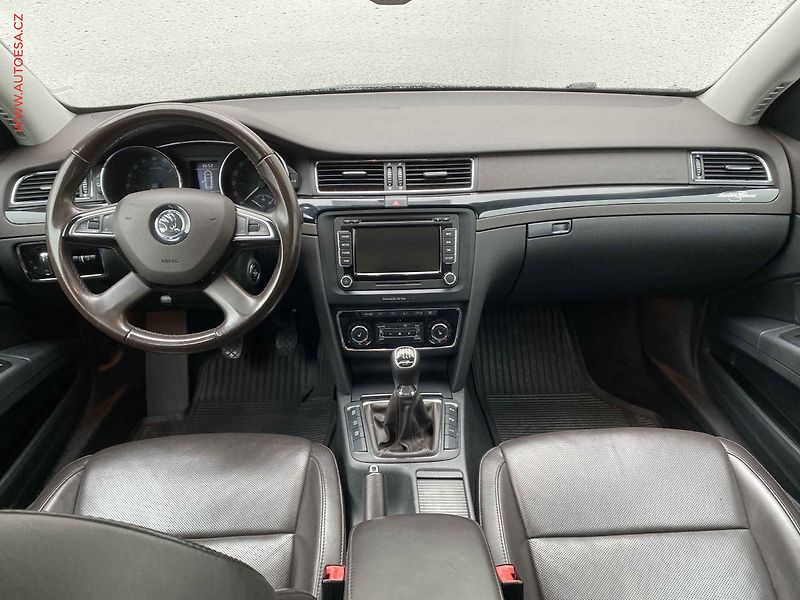 Škoda Superb (2014) 2.0 TDI, Navi, bixen - fotka 8 z 19