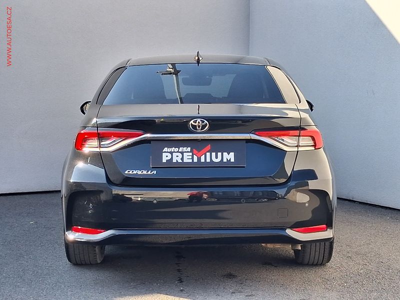 Toyota Corolla (2022) 1.5 i, 2.maj,ČR, Comfort, AT - fotka 5 z 16