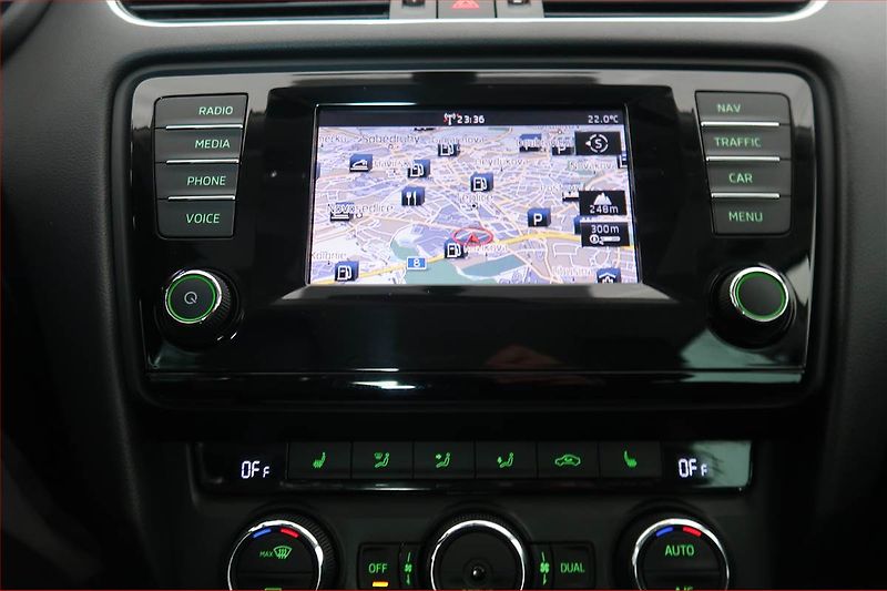 Škoda Octavia (2014) Style 1.4 TSI, Kůže, Navi - fotka 17 z 18