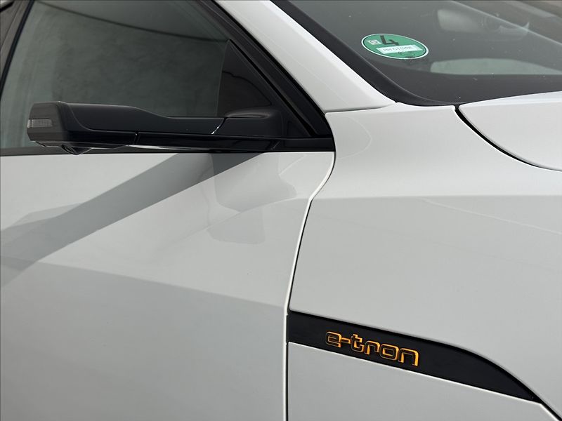 Audi e-tron S-Line Digital LED Záruka - fotka 7 z 49