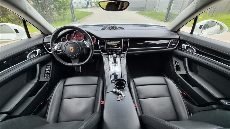 Porsche Panamera 3,0 309 KW Sport Chrono DPH - fotka 10 z 25