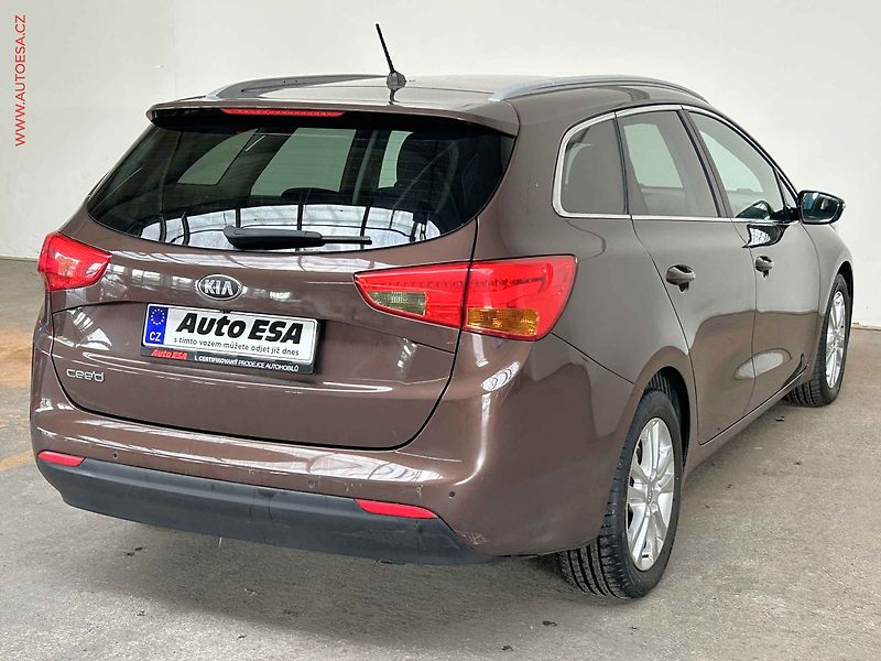 Kia Ceed (2013) 1.6GDi 99 kW, ČR, AAC, tempo - fotka 4 z 16