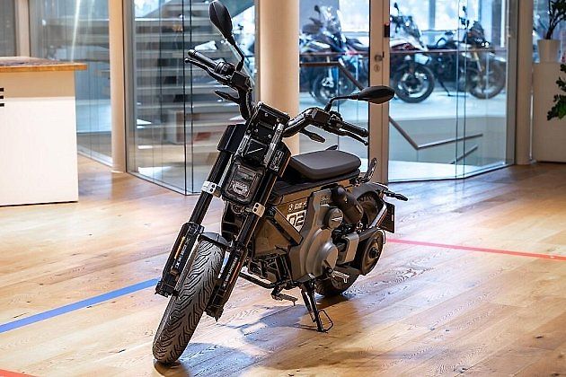 BMW CE 02., zdroj: se svolením BMW Invelt