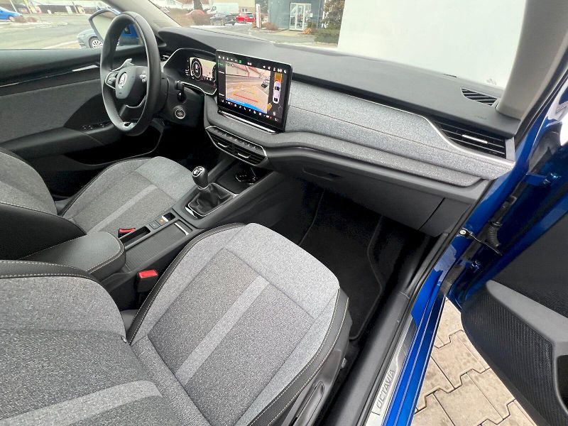 Škoda Octavia (2024) Liftback Top Selection 1.5 TSI - fotka 21 z 36