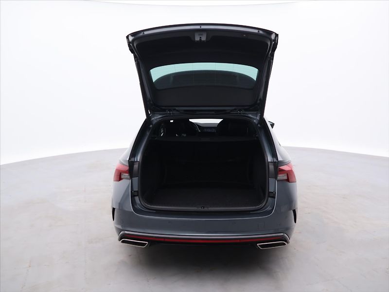 Škoda Octavia 2,0 TSI RS 180kW CZ DPH - fotka 9 z 32