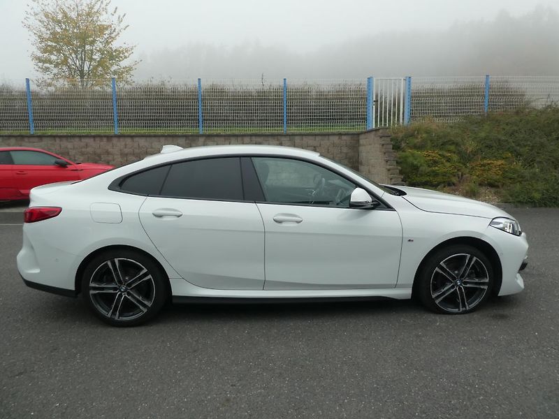 BMW Řada 2 Gran Coupe 218i 103kW M SPORT - fotka 2 z 15