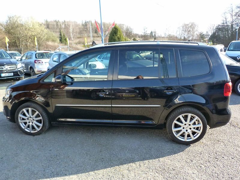Volkswagen Touran 1.2 tsi Highline - fotka 8 z 19
