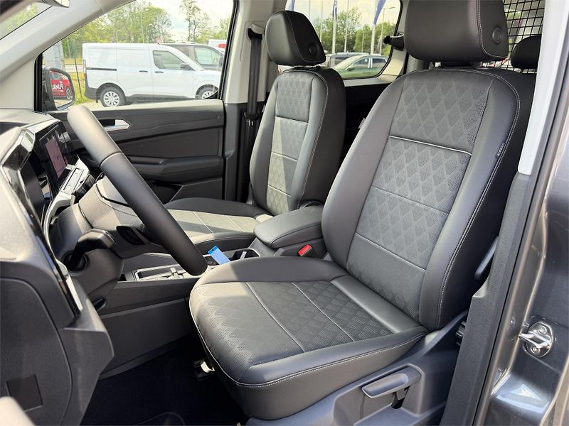 Ford Tourneo Connect (2026) Titanium, Grand Tourneo, 1.5 E - fotka 14 z 20