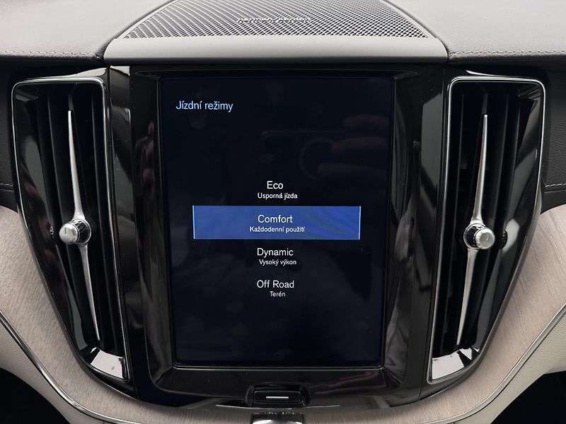 Volvo XC60 B5 AWD INSCRIPTION AUT  - fotka 53 z 56