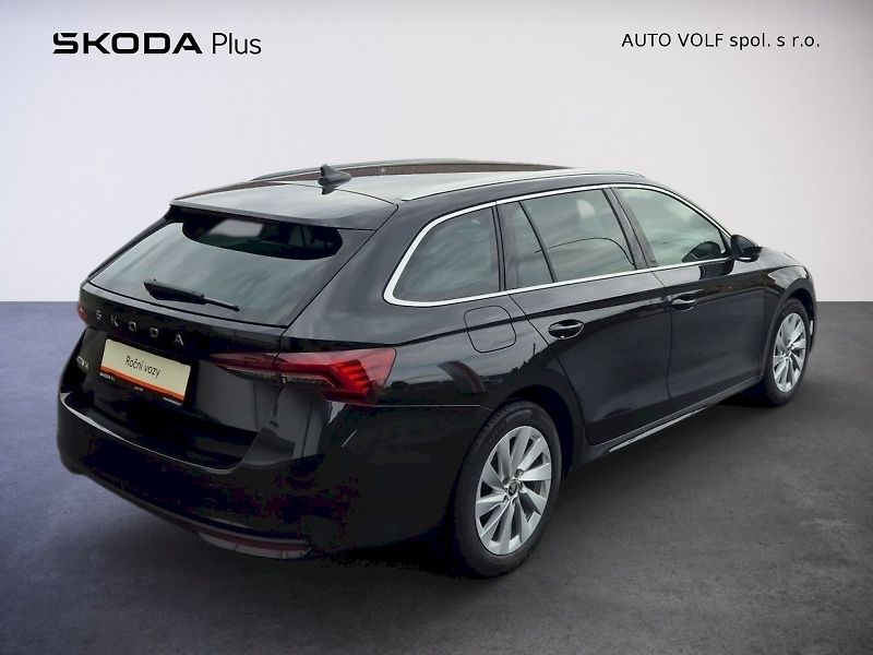 Škoda Octavia (2025) kombi Top Selection 1.5 TSI 11 - fotka 2 z 36