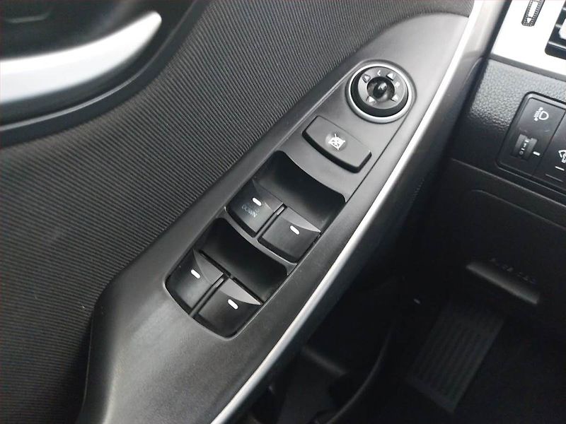 Hyundai i30 (2012) 1.6 MPI, Serv.kniha, Tempomat - fotka 17 z 17