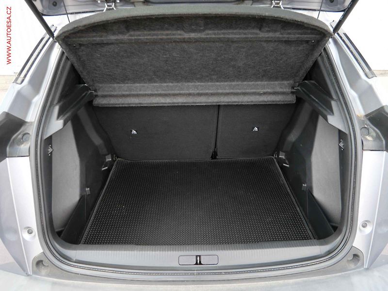 Peugeot 2008 (2020) 1.5 HDi, Active, navi, kamera - fotka 7 z 23