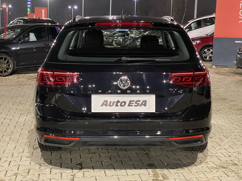 Volkswagen Passat (2020) 1.6 TDi, Business, DSG, LED - fotka 5 z 18