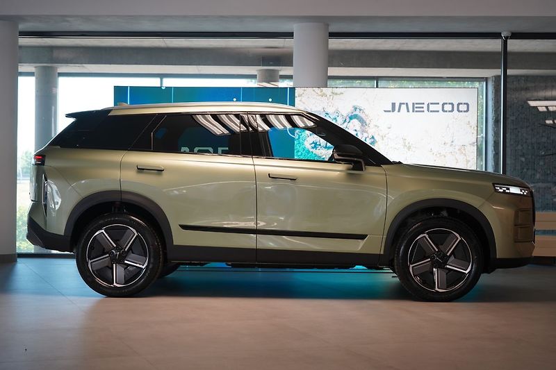 Jaecoo 7 1.6 T-GDI AWD DCT EXCLUSIVE - fotka 5 z 52