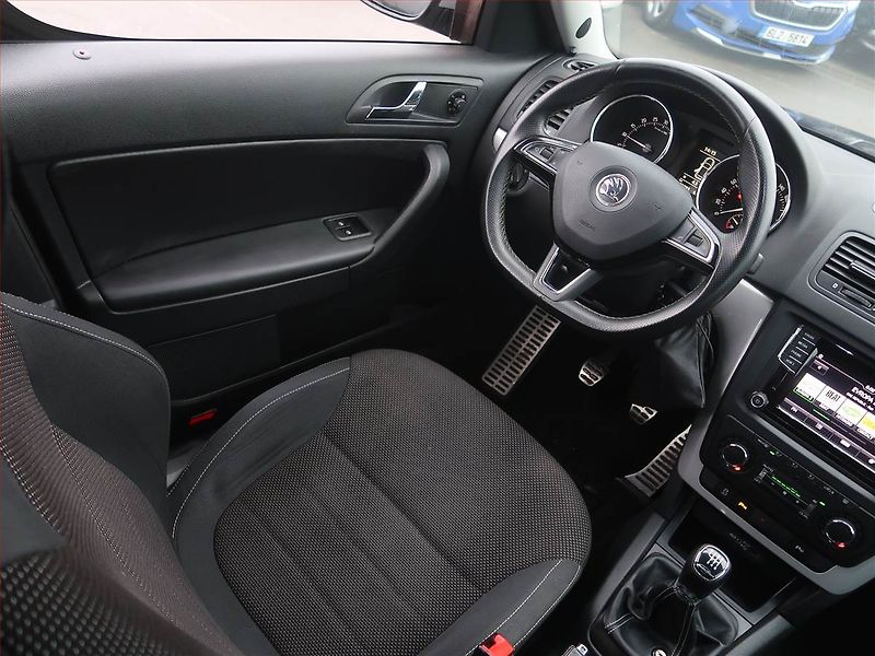Škoda Yeti (2011) 2.0 TDI, Navi, Xenony - fotka 7 z 19