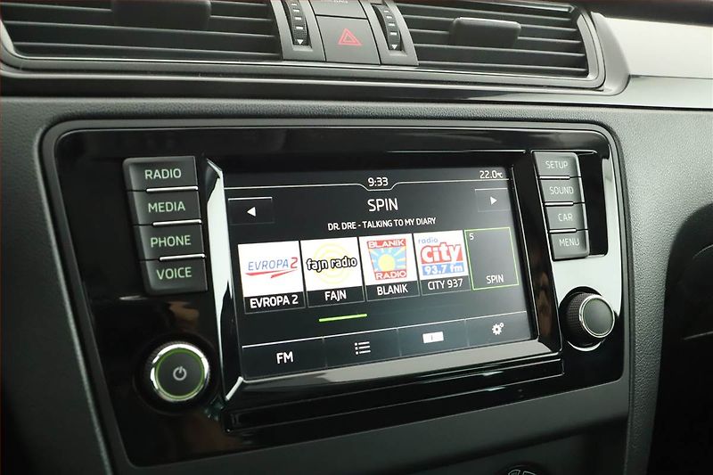 Škoda Rapid (2015) Spaceback 1.6 TDI, Xenony - fotka 9 z 16