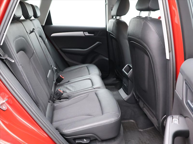 Audi Q5 2,0 TDI 140kW quattro S-Line - fotka 14 z 33