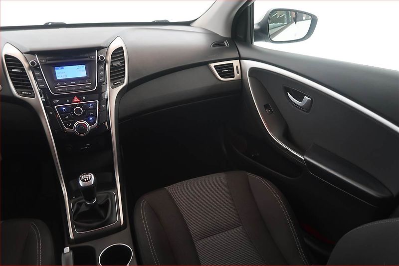 Hyundai i30 (2015) 1.6 CRDi, ČR,1.maj, Serv.kniha - fotka 8 z 16