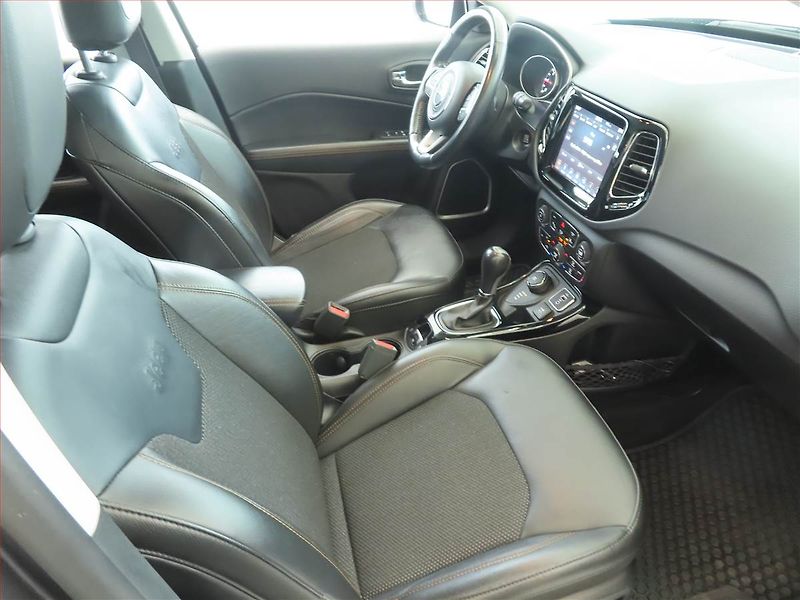 Jeep Compass (2020) 2.0 MultiJet, 4X4, Automat - fotka 9 z 14