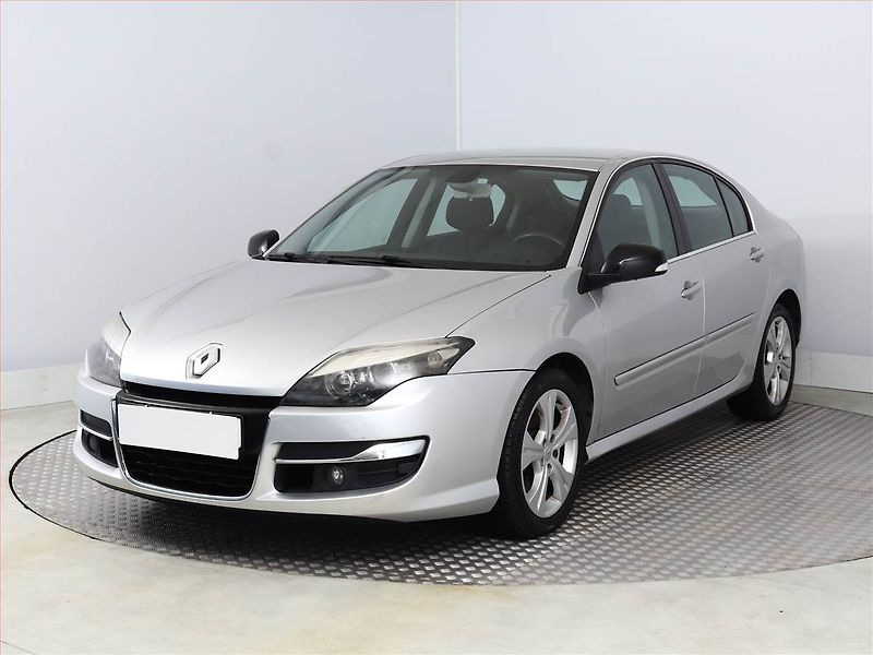 Renault Laguna (2008) 2.0 DCi, Xenony, Tempomat - fotka 2 z 15