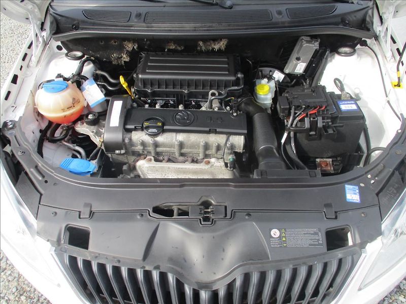 Škoda Fabia 1,4 i 16v, klima,vyhř.sedadla, - fotka 23 z 25