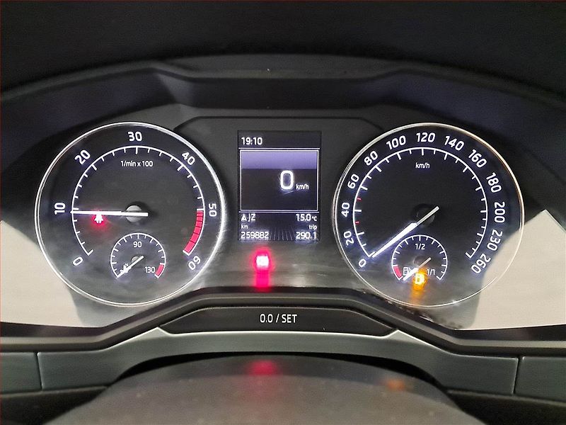 Škoda Superb (2016) Ambition 2.0 TDI, Navi - fotka 11 z 16