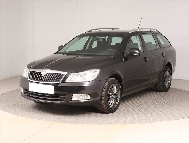 Škoda Octavia (2010) Ambiente 1.4 TSI, Tempomat - fotka 2 z 15