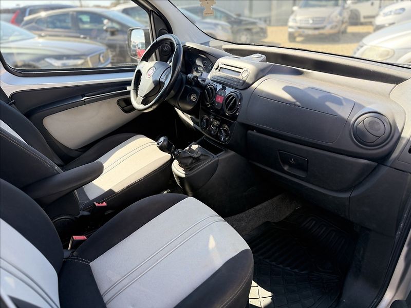 Fiat Qubo 1,4 i + CNG - fotka 22 z 24