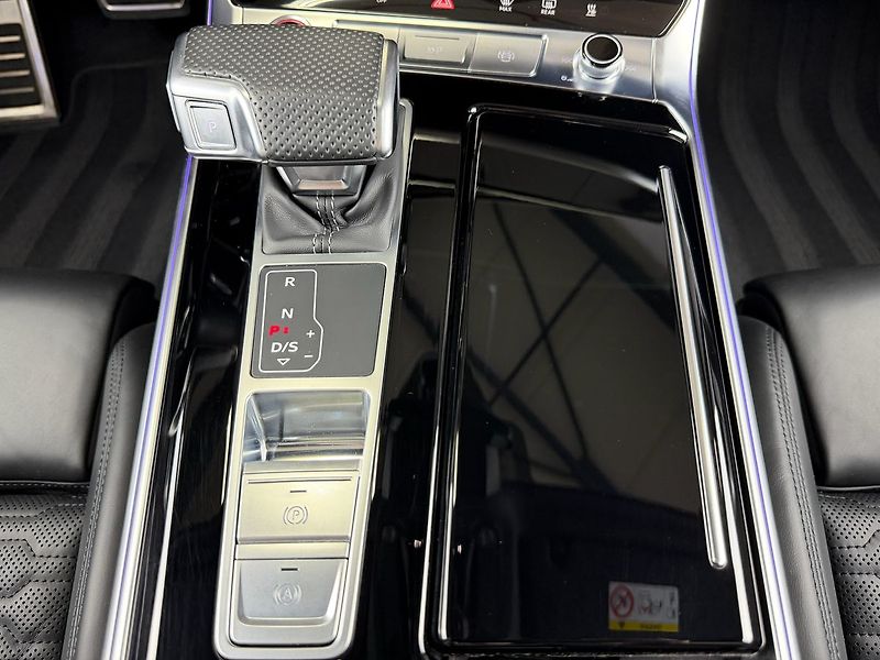 Audi RS 6 PERFORMANCE FULL, KARBON, BLAC - fotka 29 z 38