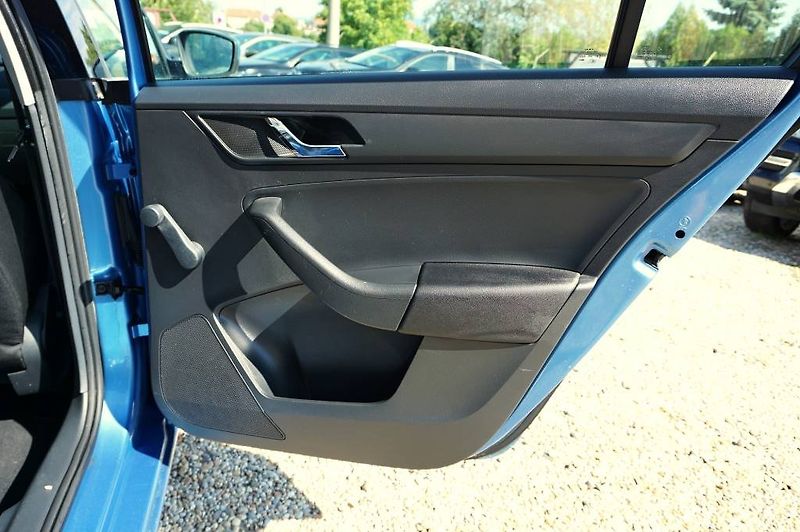Škoda Rapid (2012) AMBITION 1,6 TDI 77 kW - fotka 13 z 38