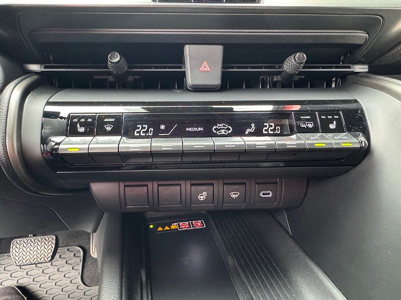 Toyota C-HR (2025) 1.8 Hybrid 140k Executive - fotka 22 z 32