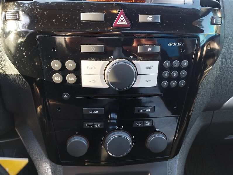 Opel Zafira 1,8 i 103KW 1.MAJITEL, NOVÉ ČR - fotka 17 z 17