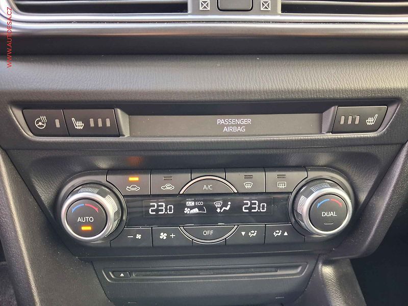 Mazda 3 (2018) 2.0, Sport, navi, +ALU - fotka 17 z 20