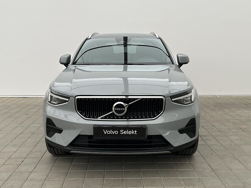 Volvo XC40 2.0  B3 CORE - fotka 9 z 27